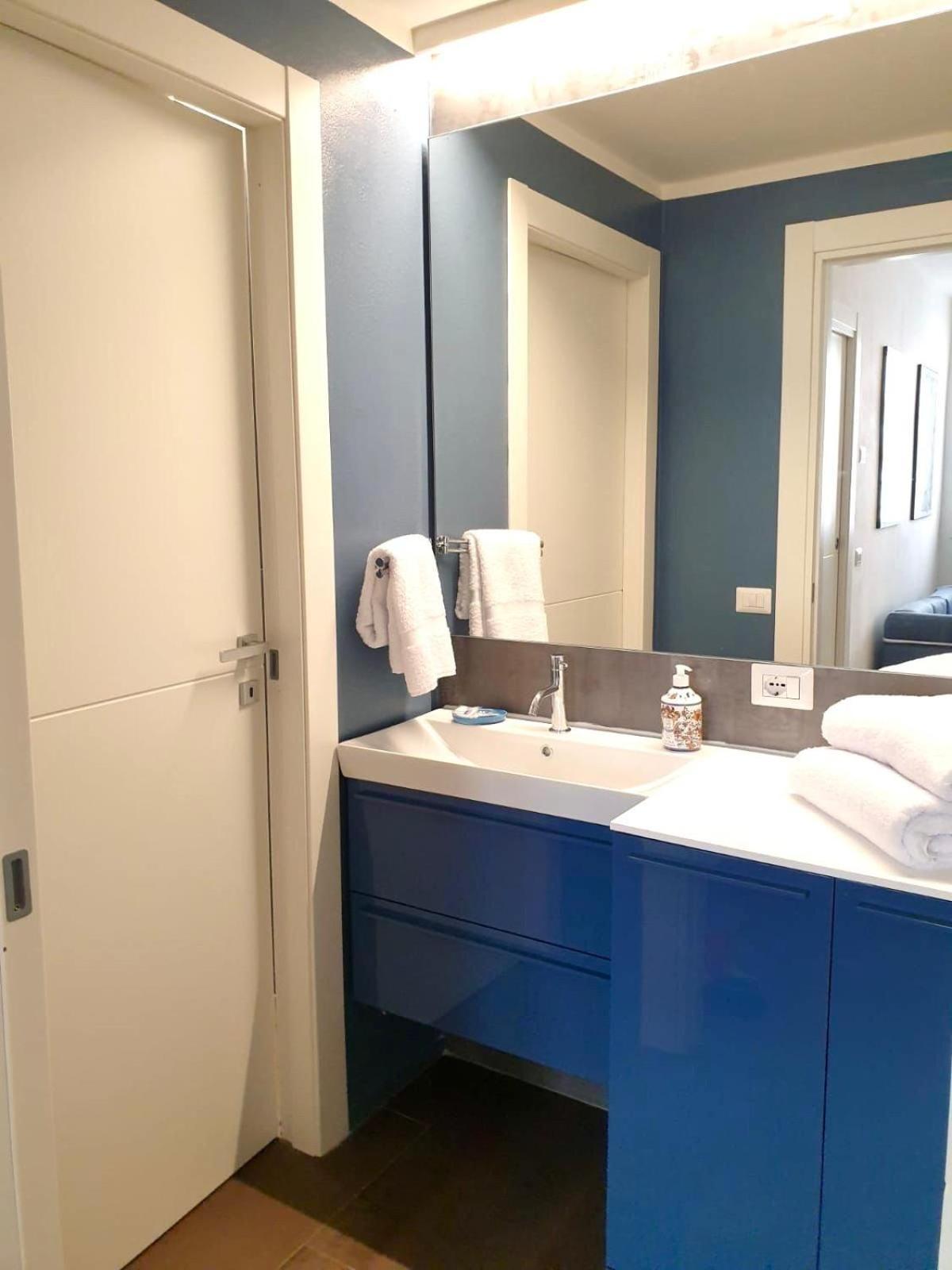 Appartamento Cinema Impero - Posto Auto Privato Siena Kamer foto